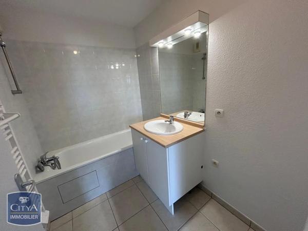 Appartement à louer 2 pièces 39.17m² Angoulême (16000)