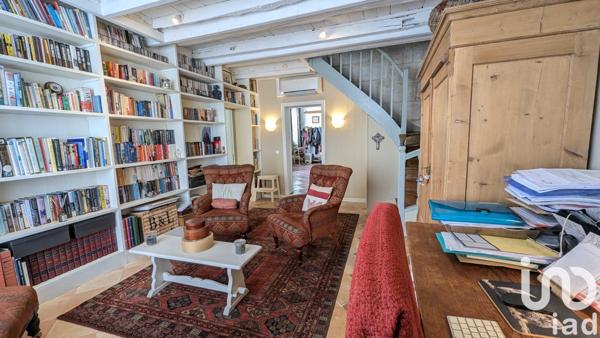 Maison 9 pièces de 305 m² à Montlieu-la-Garde (17210)