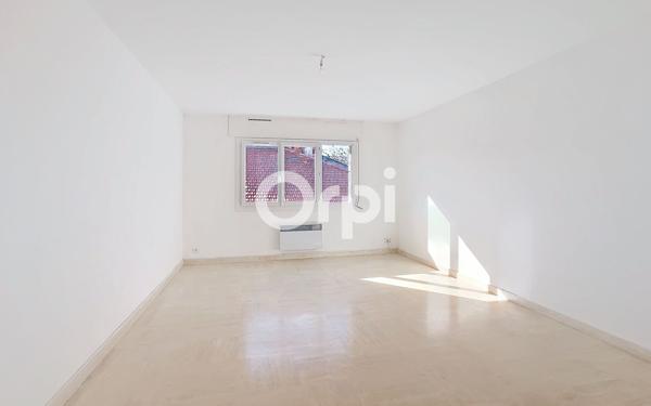 Appartement à vendre    3 pièces • 74,04 m2 Sanary-sur-Mer