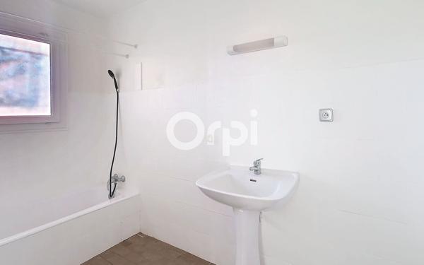 Appartement à vendre    3 pièces • 74,04 m2 Sanary-sur-Mer