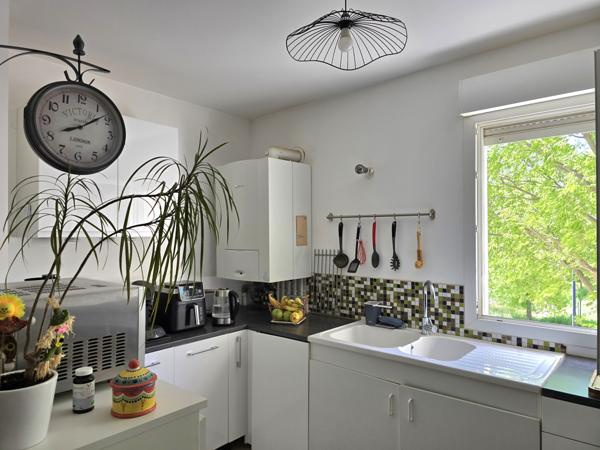 Le Thor (84250) APPARTEMENT 3 PIECES 66m² - TERRASSE - 2 PLACES DE PARKING