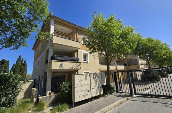Le Thor (84250) APPARTEMENT 3 PIECES 66m² - TERRASSE - 2 PLACES DE PARKING