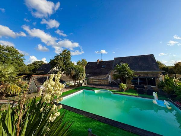 Maison Les Hauts D Anjou 10 pièces 260 m2 avec piscine