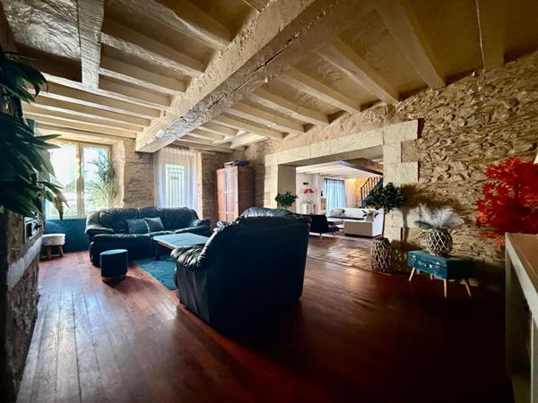 Maison Les Hauts D Anjou 10 pièces 260 m2 avec piscine