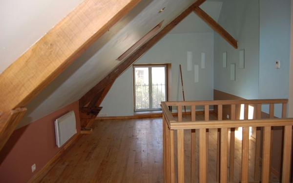 Immeuble à vendre    4 pièces • 96,77 m2 Saint-Satur