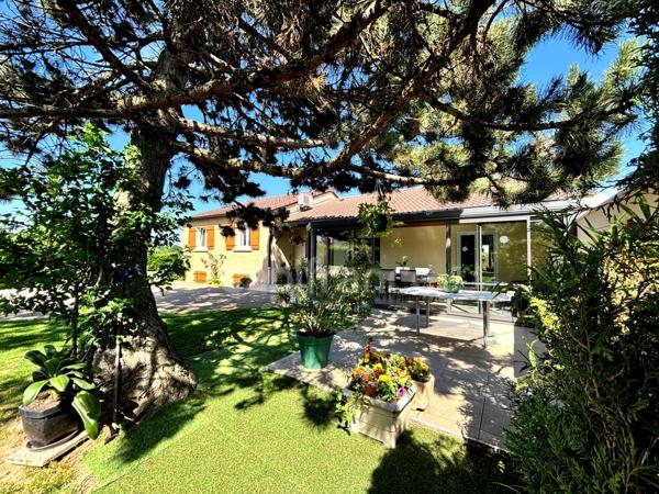 Maison à vendre 6 pièces - 140 m² - Terrain 1080 m² - CHARNAY LES MACON (71850)