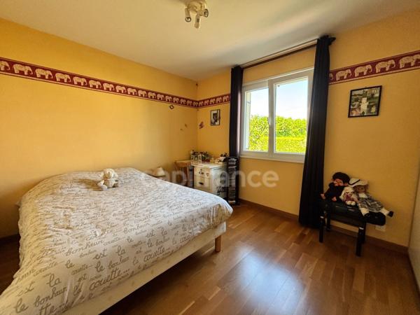 Maison à vendre 6 pièces - 140 m² - Terrain 1080 m² - CHARNAY LES MACON (71850)