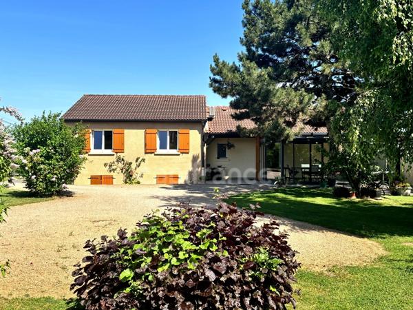 Maison à vendre 6 pièces - 140 m² - Terrain 1080 m² - CHARNAY LES MACON (71850)