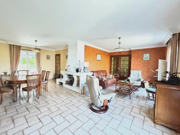 Maison à vendre 6 pièces - 140 m² - Terrain 1080 m² - CHARNAY LES MACON (71850)
