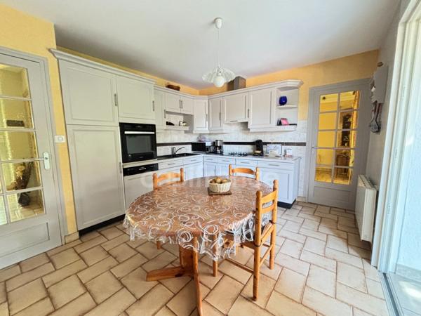 Maison à vendre 6 pièces - 140 m² - Terrain 1080 m² - CHARNAY LES MACON (71850)