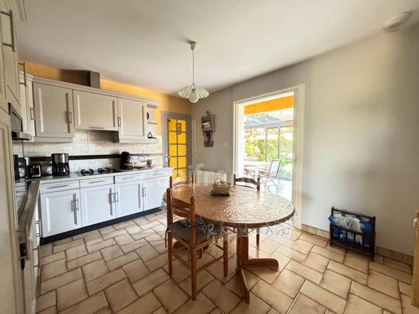 Maison à vendre 6 pièces - 140 m² - Terrain 1080 m² - CHARNAY LES MACON (71850)