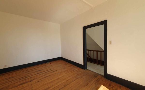 Immeuble à vendre    7 pièces •  Bruyères