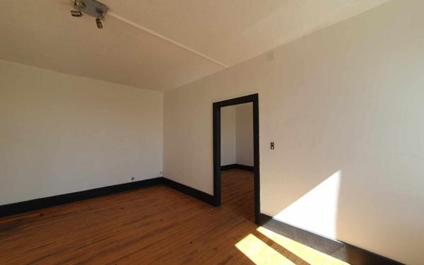 Immeuble à vendre    7 pièces •  Bruyères