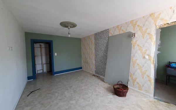 Immeuble à vendre    7 pièces •  Bruyères