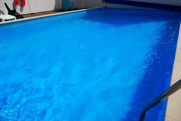 Bordeaux Croix Blanche  Bel appartement  avec deux chambres avec balcon ascenseur cave