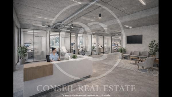 Bureau 12 pièces - 2654 m²