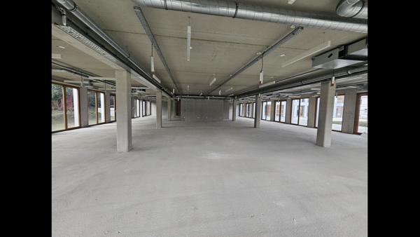 Bureau 12 pièces - 2654 m²