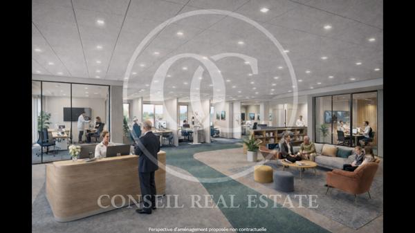 Bureau 12 pièces - 2654 m²