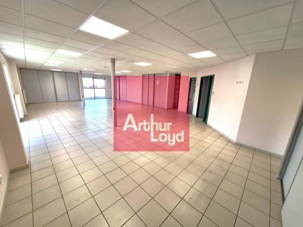 CLERMONT-FERRAND - LA PARDIEU - Bâtiment Indépendant BUREAUX A LOUER 448m²