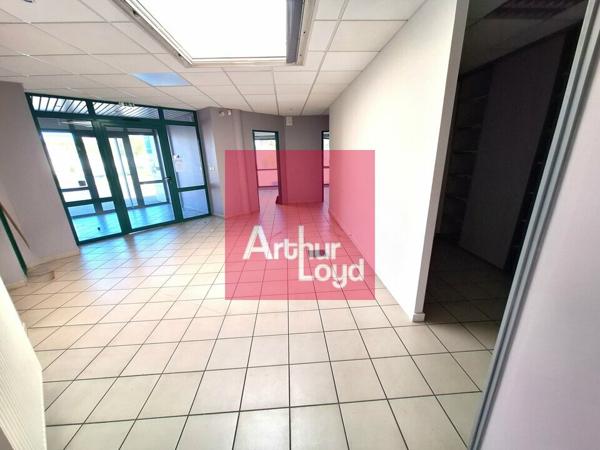 CLERMONT-FERRAND - LA PARDIEU - Bâtiment Indépendant BUREAUX A LOUER 448m²