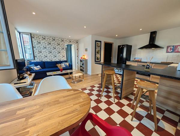 CAPBRETON CENTRE, T2 rénové, calme, tout à pieds