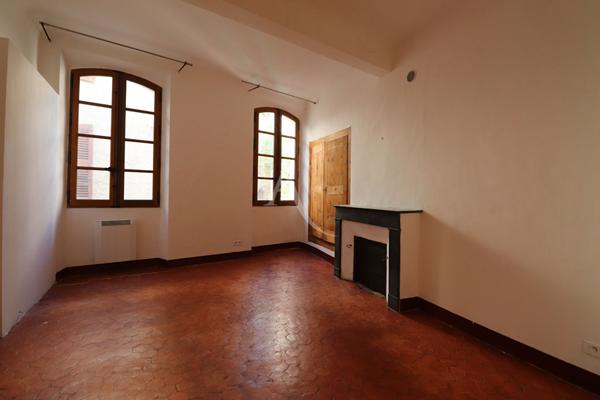 MAISON DE VILLAGE A VALENSOLE DE 132M2