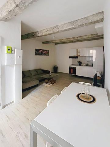 Appartement T2 (une chambre) d'environ 47m2, au 1er étage