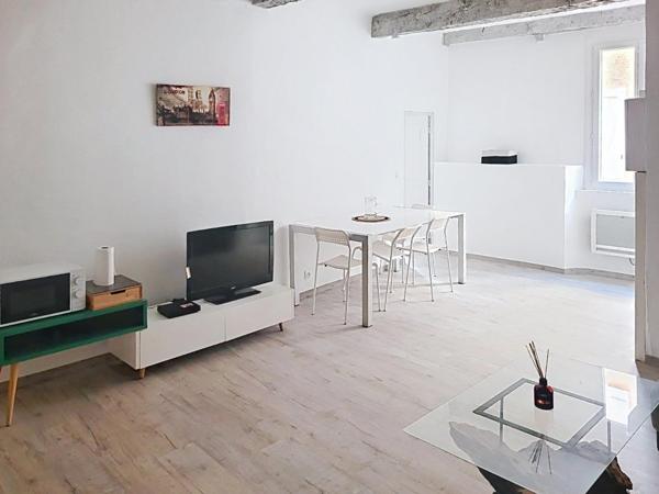 Appartement T2 (une chambre) d'environ 47m2, au 1er étage