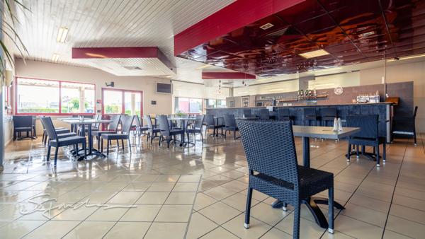 Dpt Pyrénées Atlantiques (64), à vendre proche de NAY Restaurant du midi