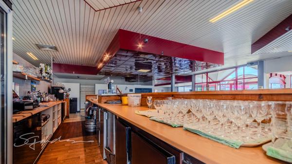 Dpt Pyrénées Atlantiques (64), à vendre proche de NAY Restaurant du midi