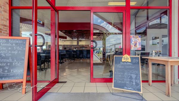 Dpt Pyrénées Atlantiques (64), à vendre proche de NAY Restaurant du midi