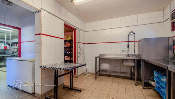 Dpt Pyrénées Atlantiques (64), à vendre proche de NAY Restaurant du midi