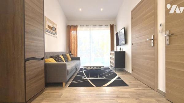 ROQUEBRUNE-SUR-ARGENS – Propriété de charme au cœur d’un écrin de verdure