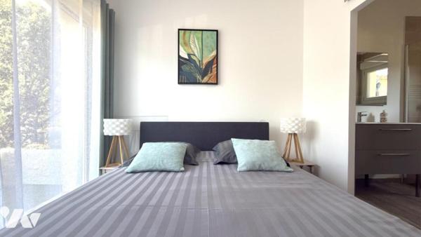 ROQUEBRUNE-SUR-ARGENS – Propriété de charme au cœur d’un écrin de verdure