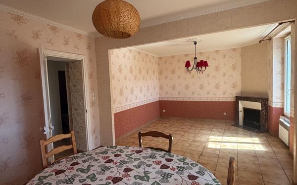Maison à vendre    3 pièces • 78 m2 Jouhet