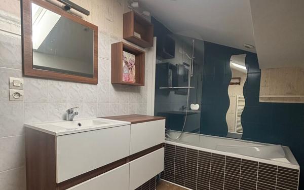 Maison à vendre    3 pièces • 78 m2 Jouhet