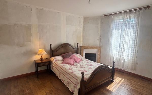 Maison à vendre    3 pièces • 78 m2 Jouhet