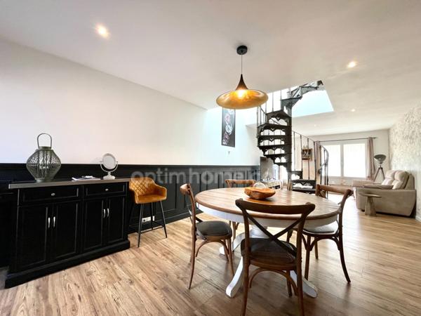 MAISON INTRA-MUROS AVEC PATIO PISCINE ET GARAGE