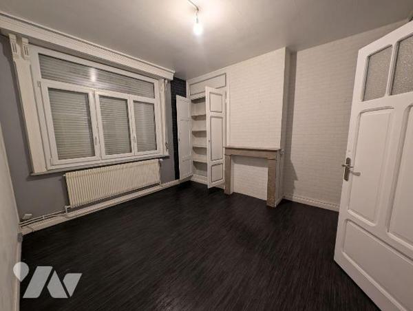 MAISON A VENDRE SAINT POL SUR MER 59 ! En exclusivité chez votre Notaire ! 

Laissez-vous séd...