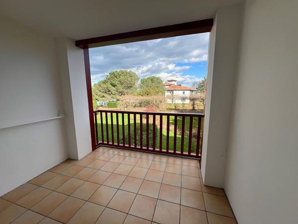 Appartement avec balcon et parking. Opportunité rare d'investissement