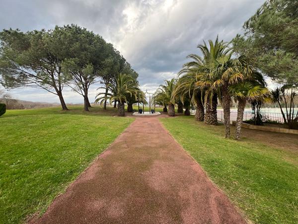 Appartement avec balcon et parking. Opportunité rare d'investissement