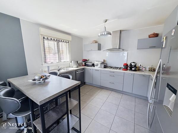 SAINT-CHAMOND – SECTEUR CLOS MARQUET – MAISON CONTEMPORAINE DE PLAIN-PIED – 102 M² – 4 CHAMBRES – DPE B