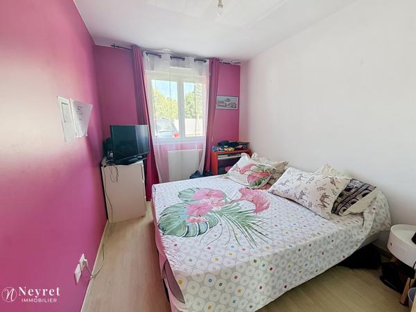 SAINT-CHAMOND – SECTEUR CLOS MARQUET – MAISON CONTEMPORAINE DE PLAIN-PIED – 102 M² – 4 CHAMBRES – DPE B