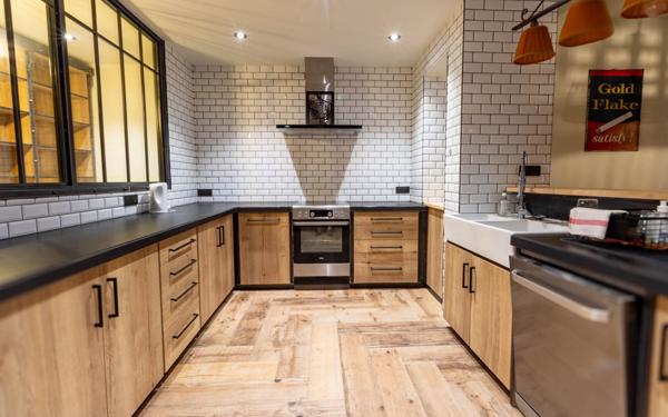 Maison à louer    4 pièces • 160 m2 Castelginest