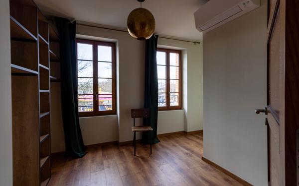 Maison à louer    4 pièces • 160 m2 Castelginest