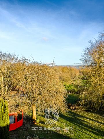 Cluny (71250) Maison des années 30 avec grand jardin de 4.100 m²