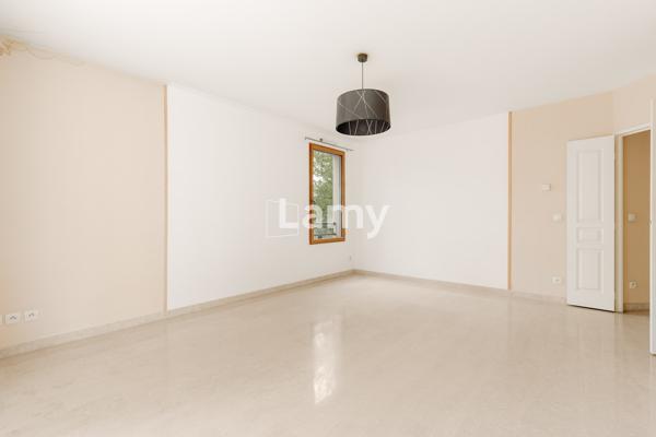 Parking + appartement