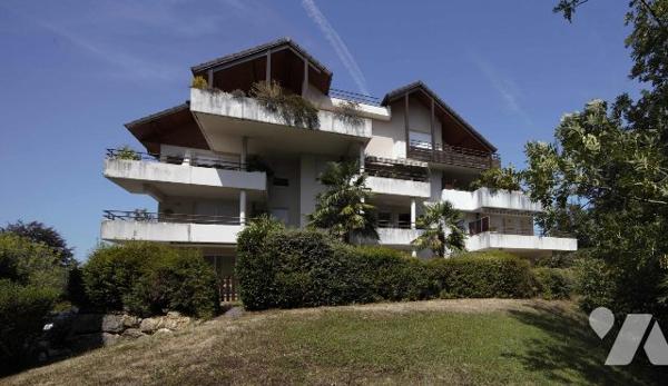 Dernier étage, appartement T3 avec terrasse de 23m²