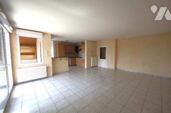 Dernier étage, appartement T3 avec terrasse de 23m²