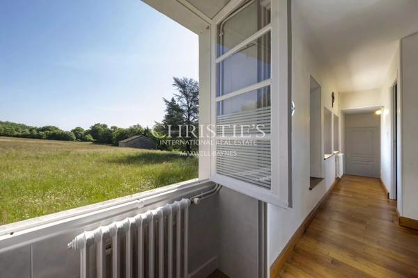 CHARENTE – TRES BELLE LONGERE